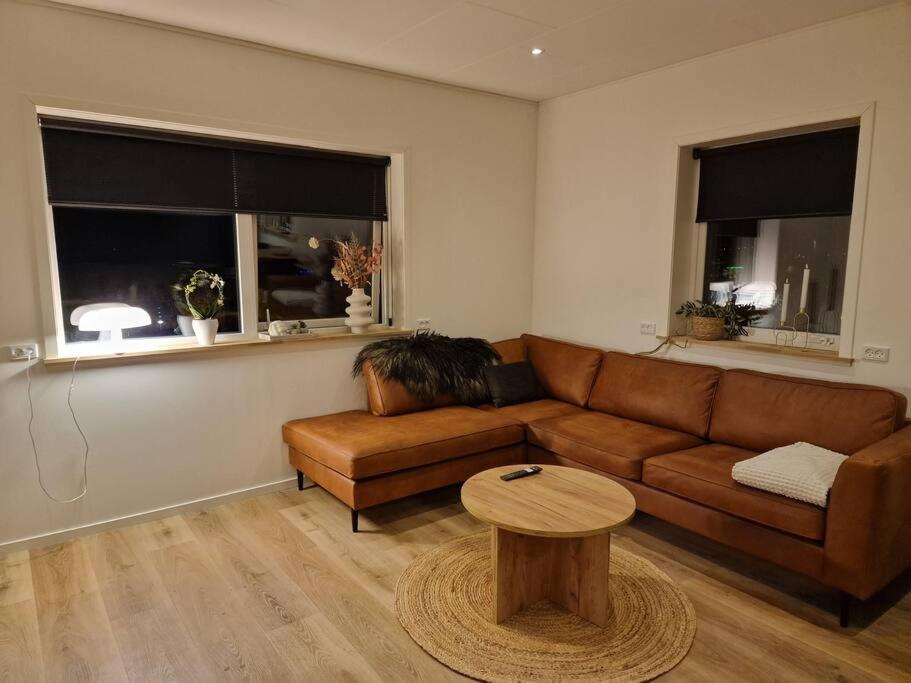 Ferienwohnung New Flat With Hot Tub - No3 Oyndarfjordur Exterior foto